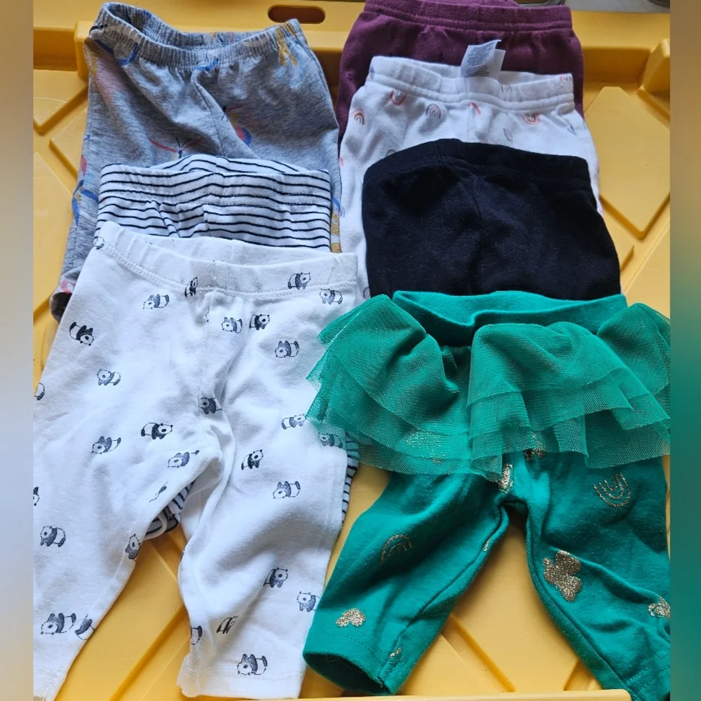 7 piece little Girls Newborn ( 0 M ) Carter's Bottoms